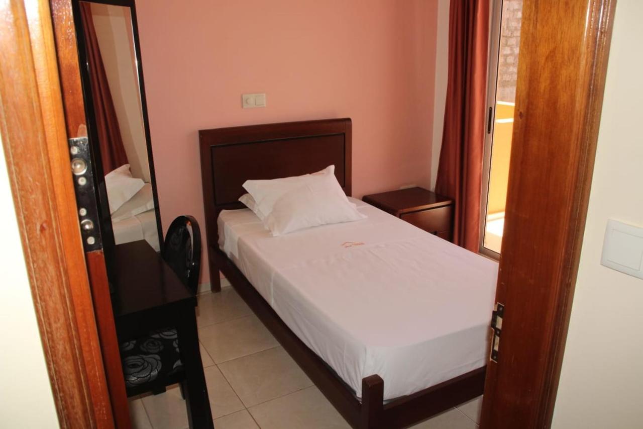 Restaurante Residencial Nova Cidade Porto Novo エクステリア 写真